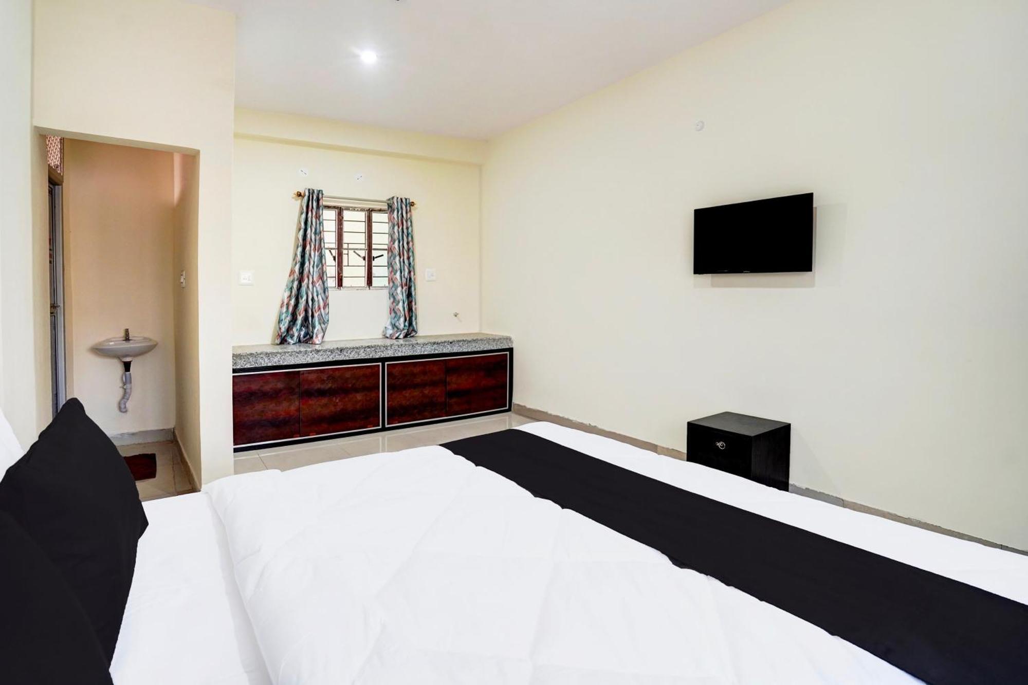 Hotel O The Crown Inn Danapur Exterior photo
